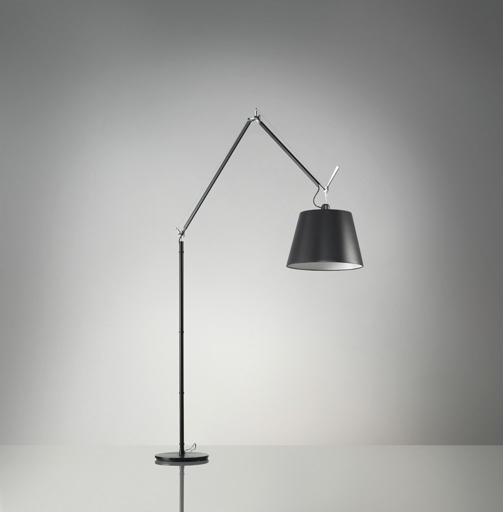 artemide tolomeo mega stehleuchte schwarz schwarz ambiente 2