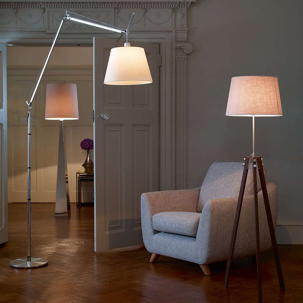 artemide tolomeo mega stehleuchte alu pergament ambiente 3