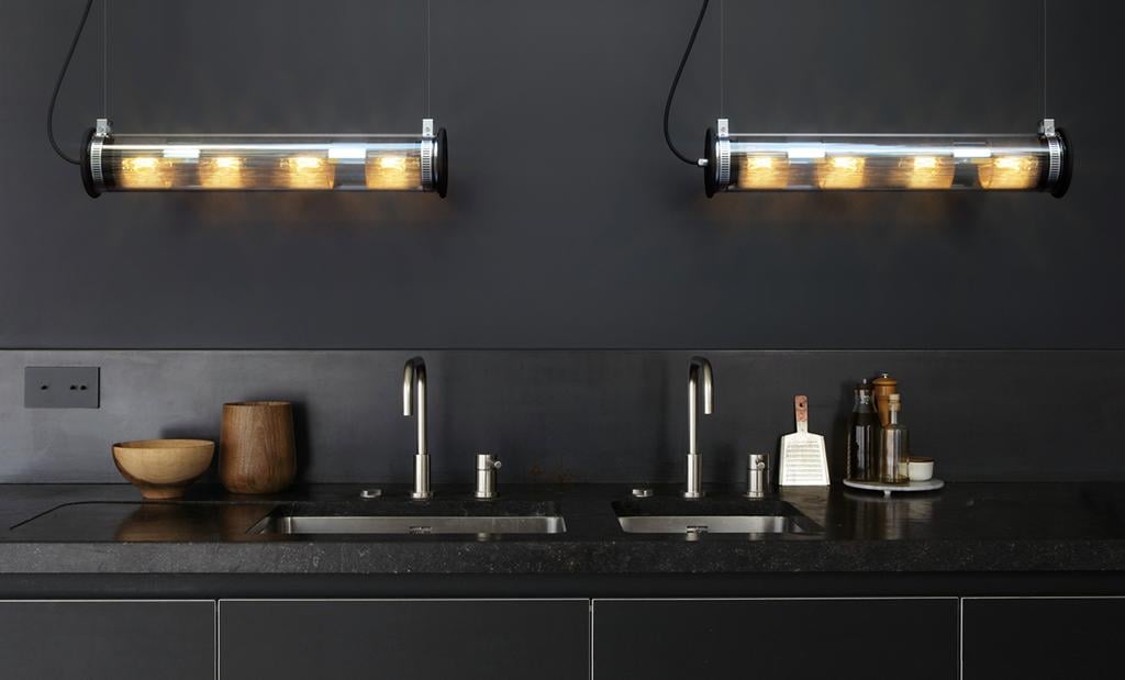 dcweditions-inTheTube-120-700-pendelleuchte-horizontal-ambiente-kueche