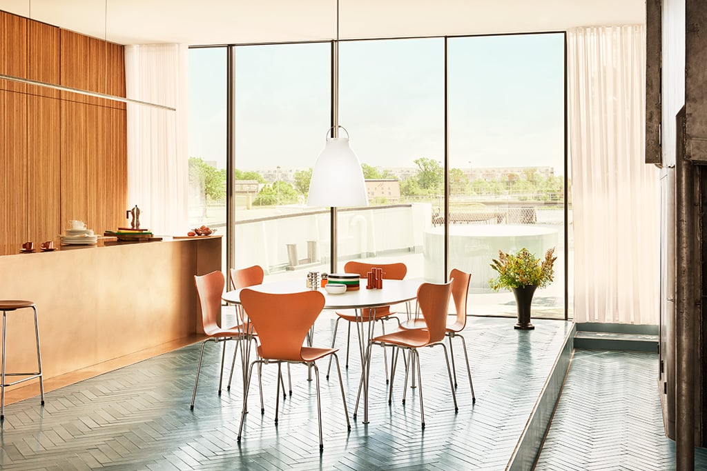fritz-hansen-caravaggio-opal-pendelleuchte-ambiente-p3-esszimmer