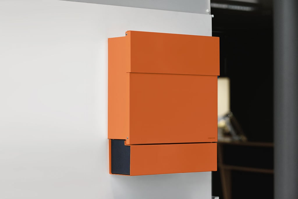 radius design abdeckung fuer zeitungsrolle eckig letterman orange 1