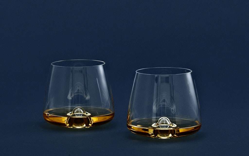 normann copenhagen whiskey glas 2stueck gefuellt2