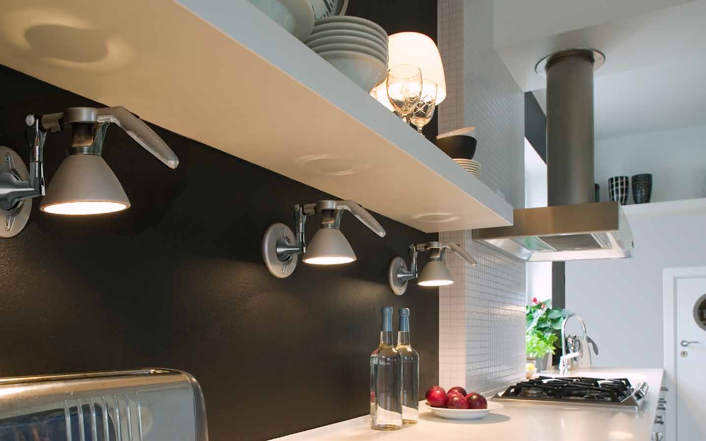 Luceplan Fortebraccio Spot Wandleuchte, 100W, Ein / Aus - Luceplan Ausführung:100W|Luceplan Farbe:metallfarben