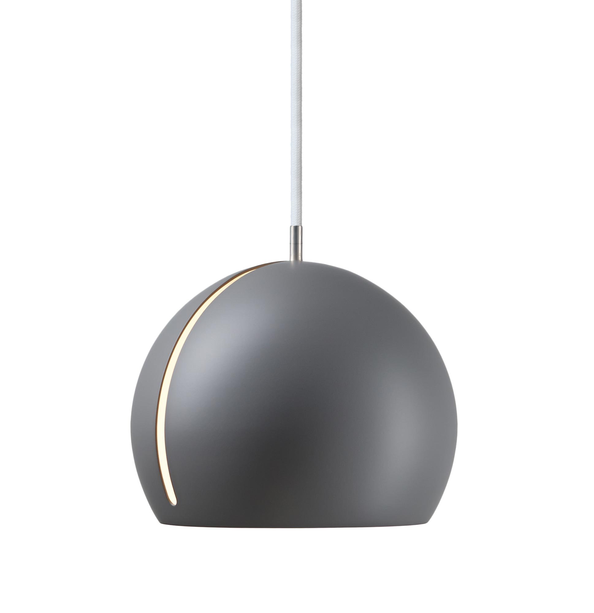 Nyta Tilt Globe Pendelleuchte