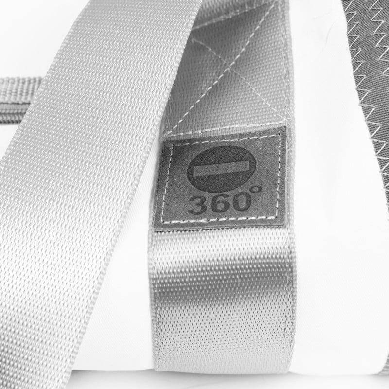 360° Taschen Pirat Sporttasche (weiß / Persenning taupe, Zahl hellgrau, Gurt beige)