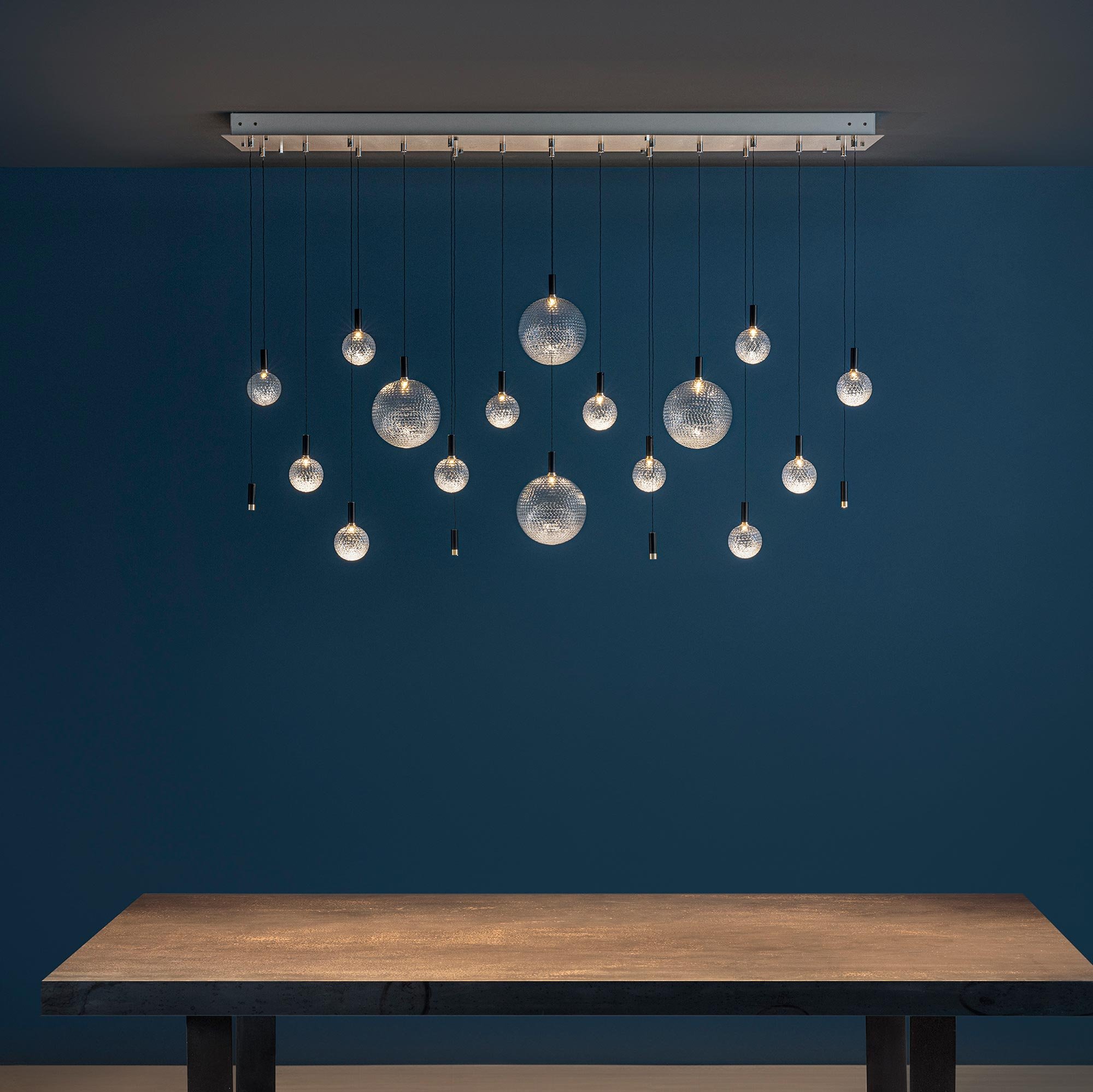 Catellani & Smith Par 18 Chandelier Pendelleuchte (35 x Ø 8cm Kugeln)