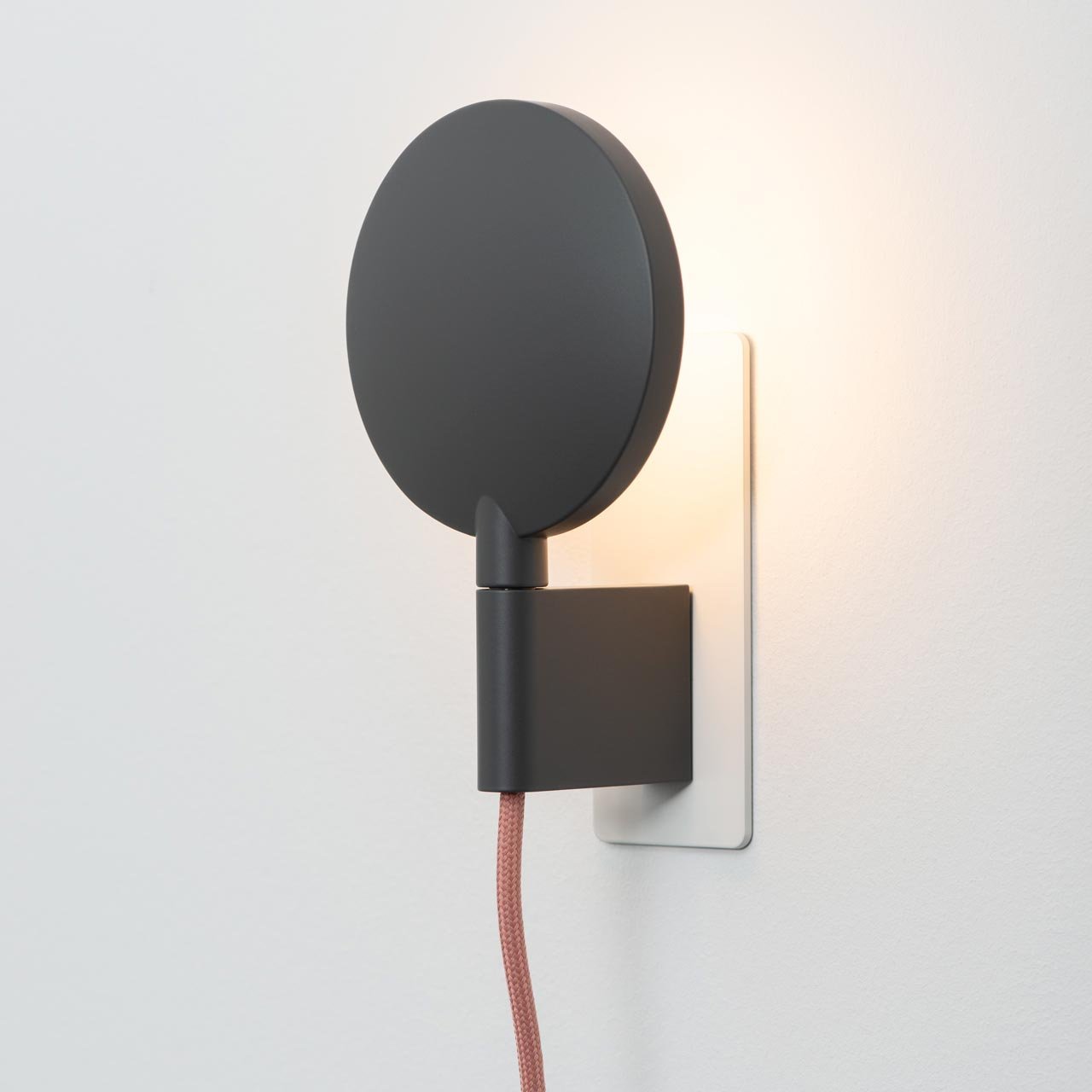 Mawa Design Maggy 1 Wandleuchte (schwarz matt, Kabel grau)