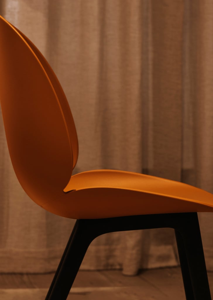 Gubi Beetle Dining Chair Stuhl, Kunststoffbeine schwarz