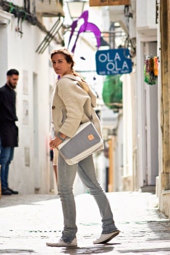 360° Taschen Barkasse Mini Laptoptasche (weiß / Persenning grau, Stencil Aufschrift, Gurt grau)