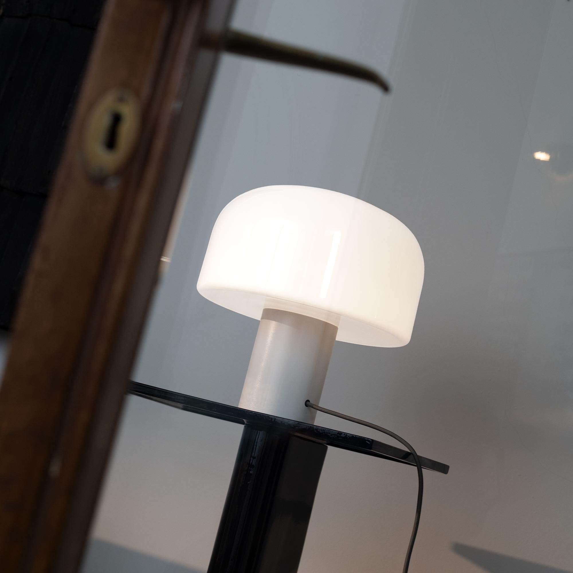 Flos Bellhop Glass T Tischleuchte (weiß)