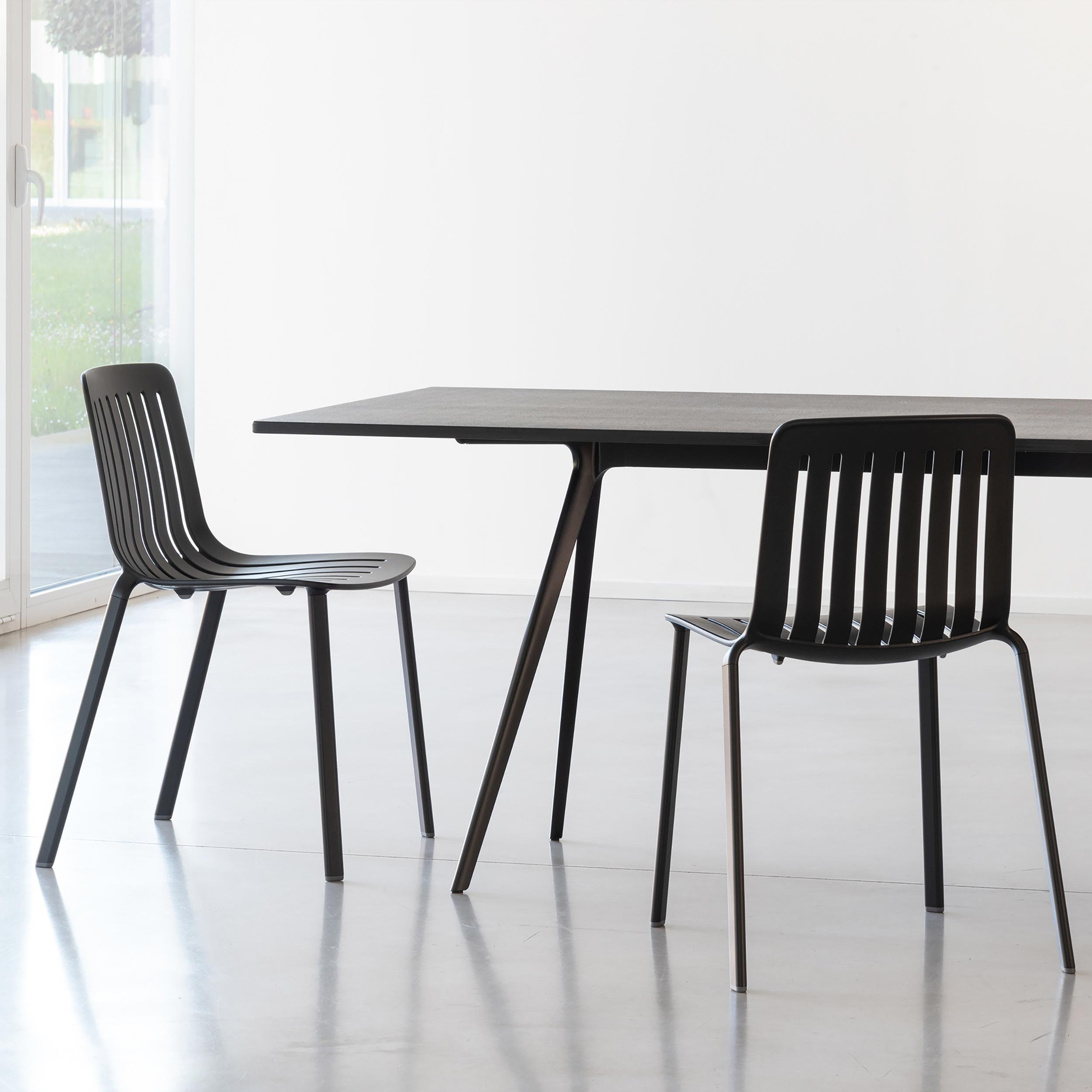 Magis Baguette Tisch (200 x 90cm) (Gestell schwarz pulverlackiert / Platte MDF schwarz)