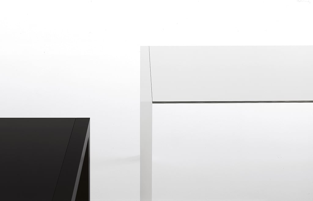 Kristalia Sushi Alucompact® Tisch schwarz weiß
