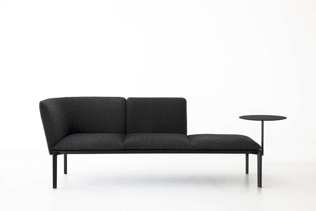 lapalma add sofa dreisitzer mit passendem tischchen schwarz kvadrat hallingdal