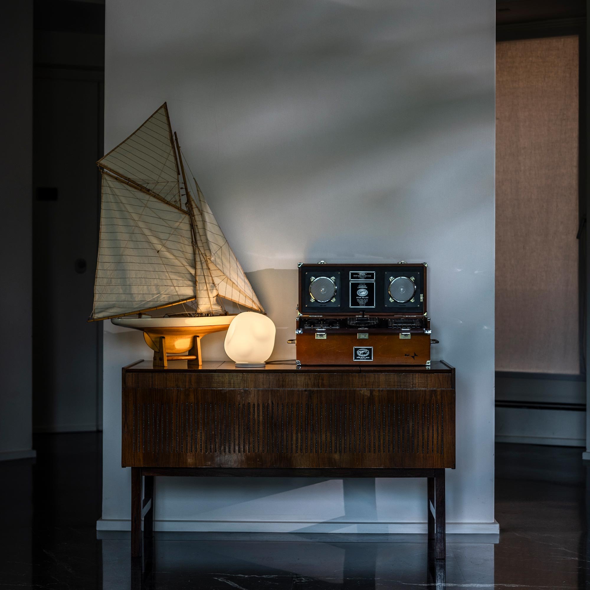 Foscarini Hoba Midi Tischleuchte (Ein- / Aus)