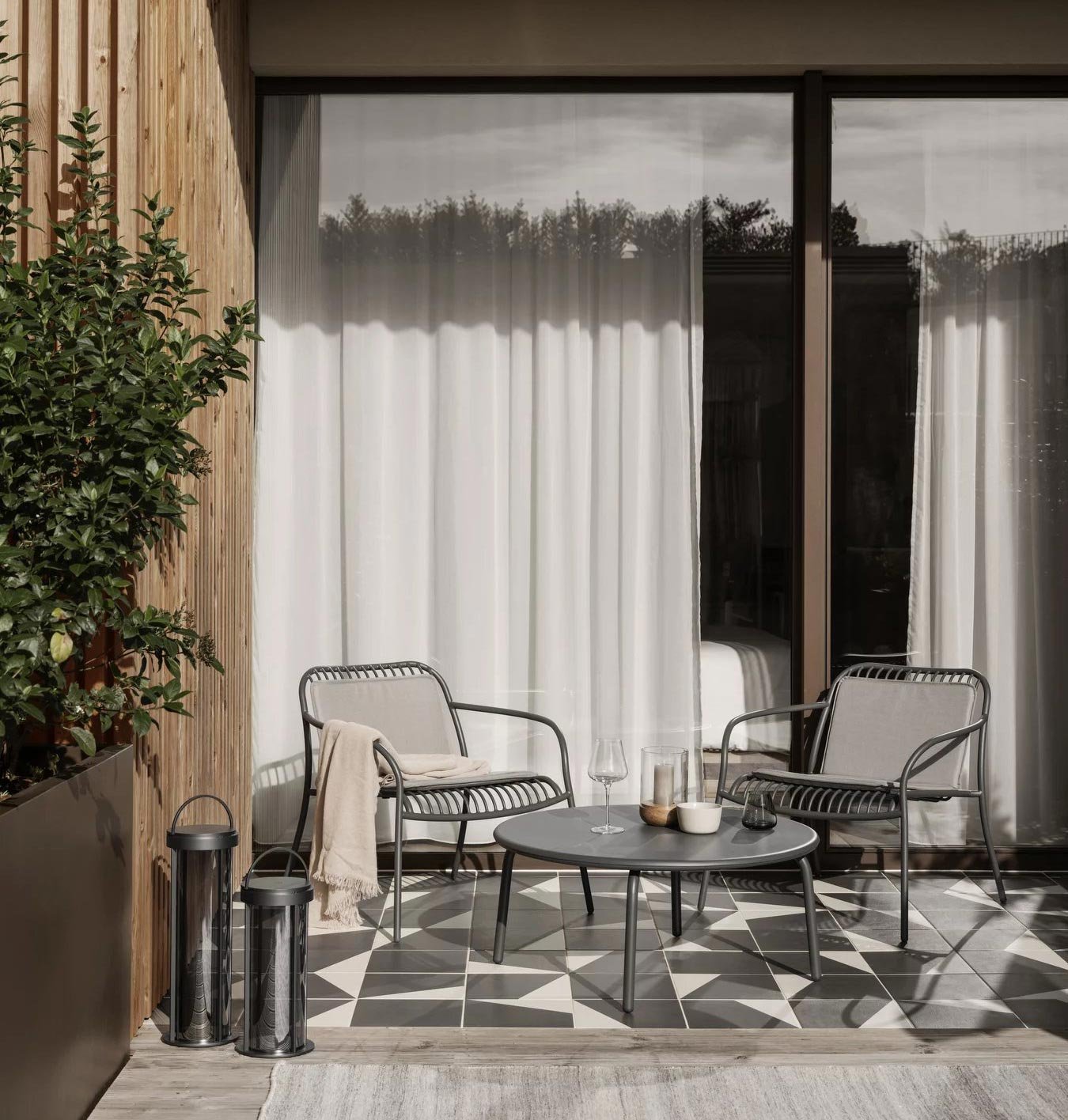 blomus Yua Wire Outdoor Loungesessel (Granite Gray)