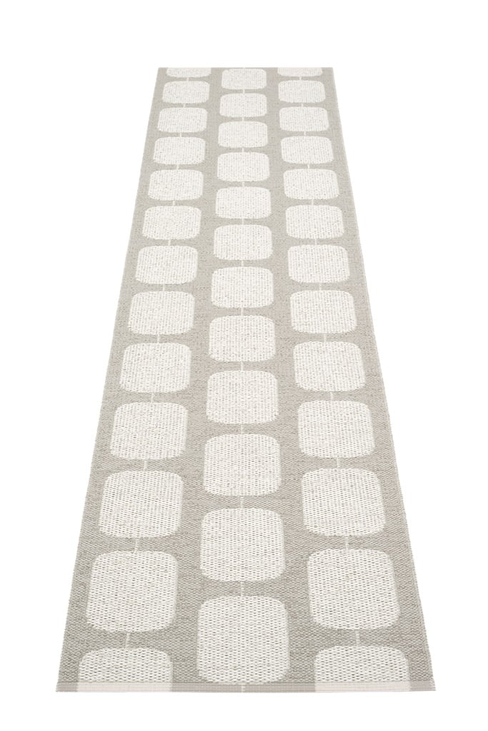 pappelina Sten Outdoor-Teppich - warm grey / fossil grey (70 x 300cm)