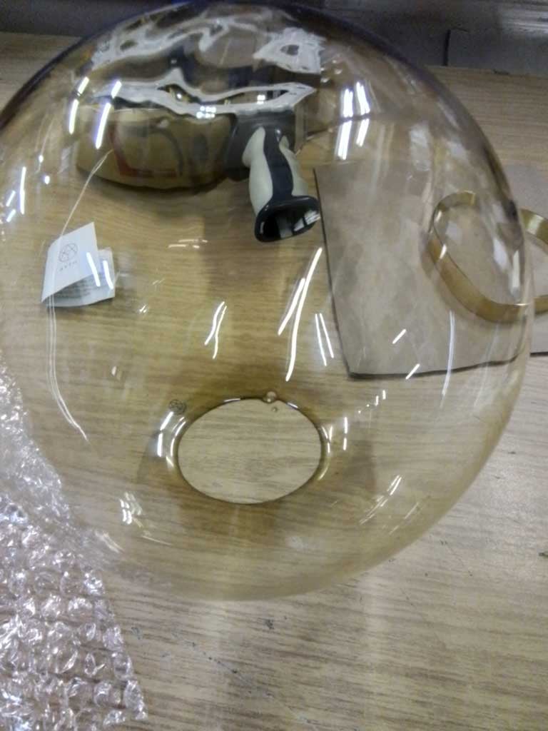 AYTM Globe Vase - Ø 21cm / bernstein / gold - Aussteller