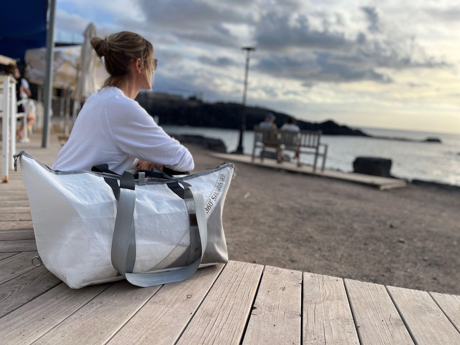 360° Taschen Kutter XL Reisetasche (weiß / blau, Zahl hellgrau, Gurt blau / grau, Boden in Plane grau)
