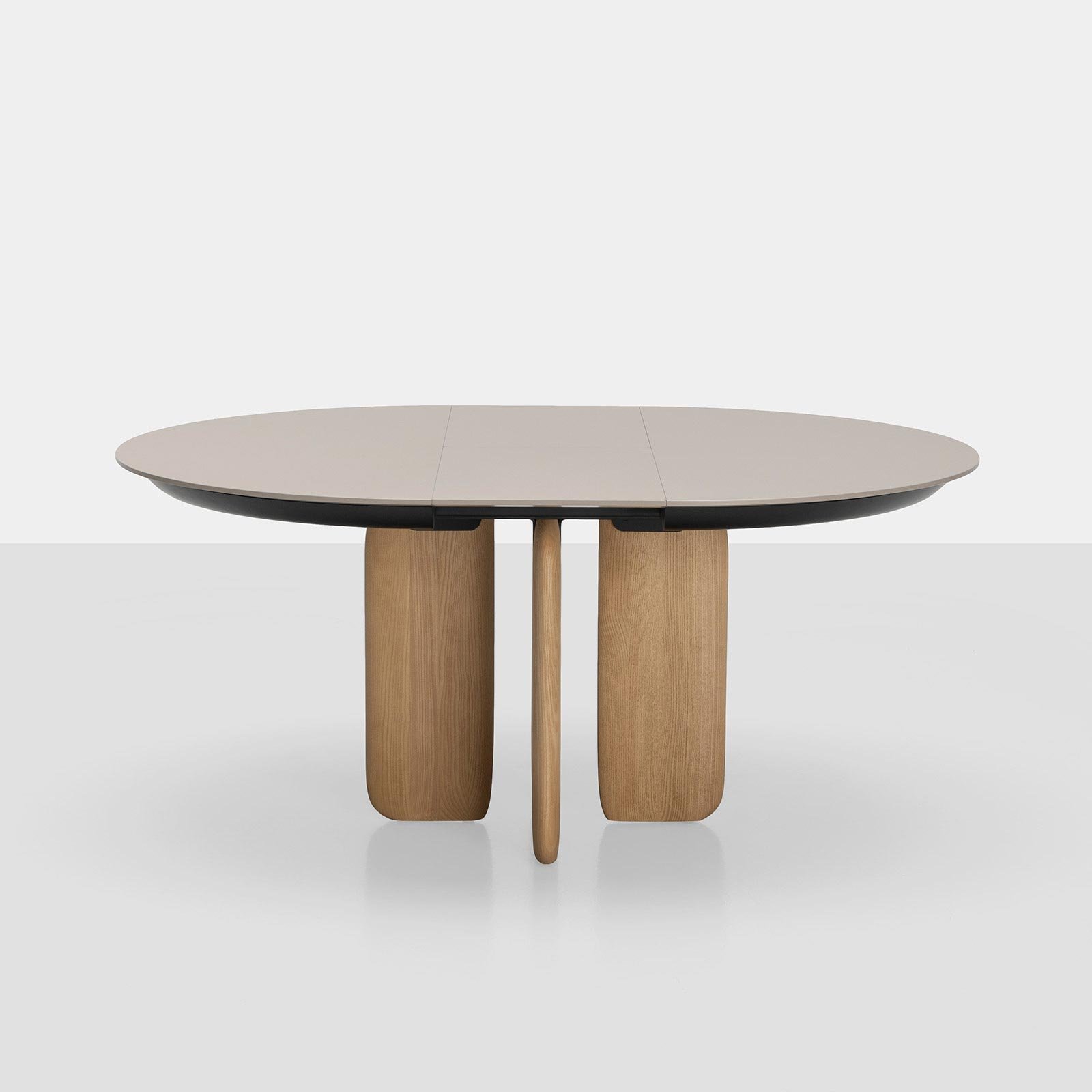 Kristalia Pala Fenix-NTM® Indoor Tisch rund ausziehbar (Ø 110 - 150cm, MDF weiß lackiert, MDF beschichtet mit Fenix-NTM® weiß kos 0032)