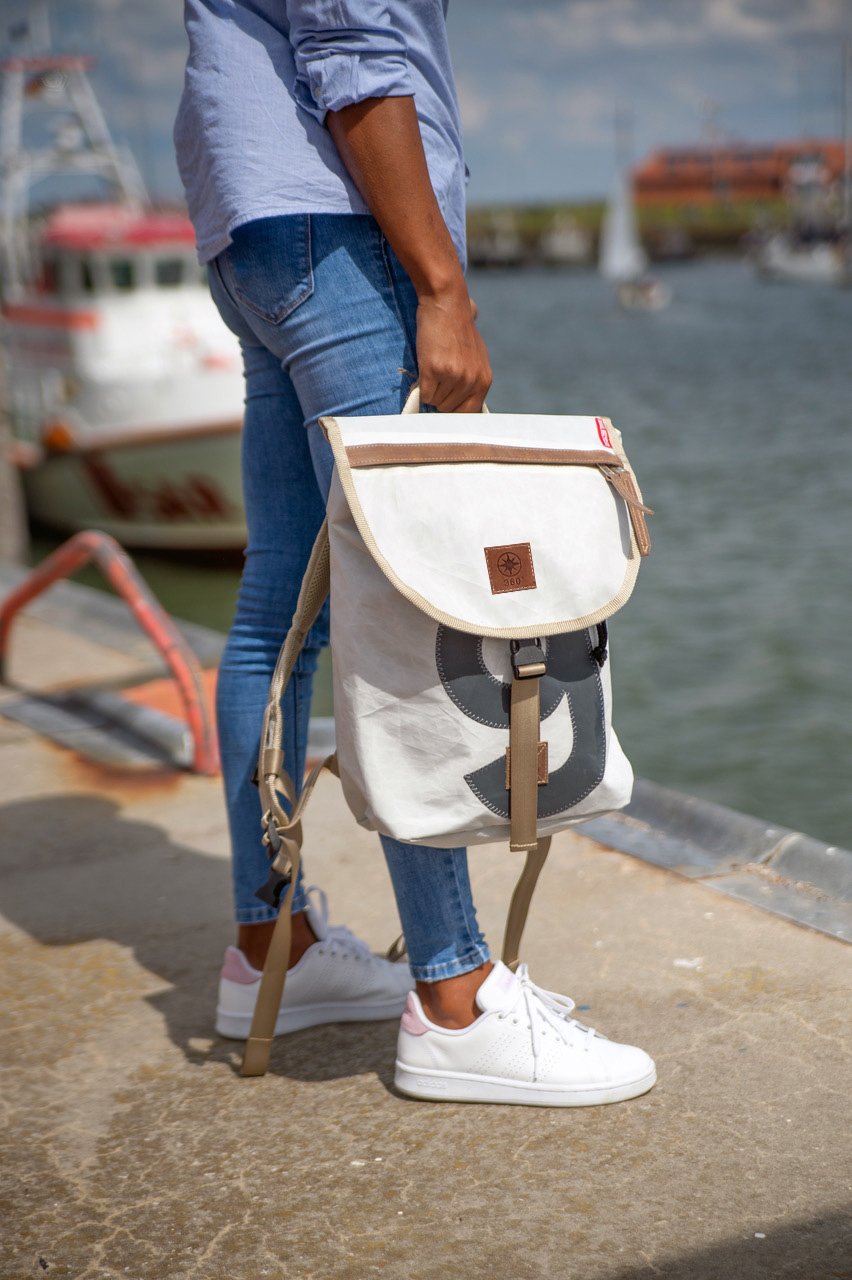 360° Taschen Landgang Mini Rucksack (weiß / Balken Persenning taupe, Gurt beige)