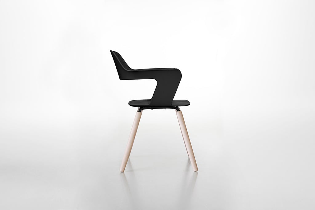 radius design muse stuhl sitz schwarz beine holz 2