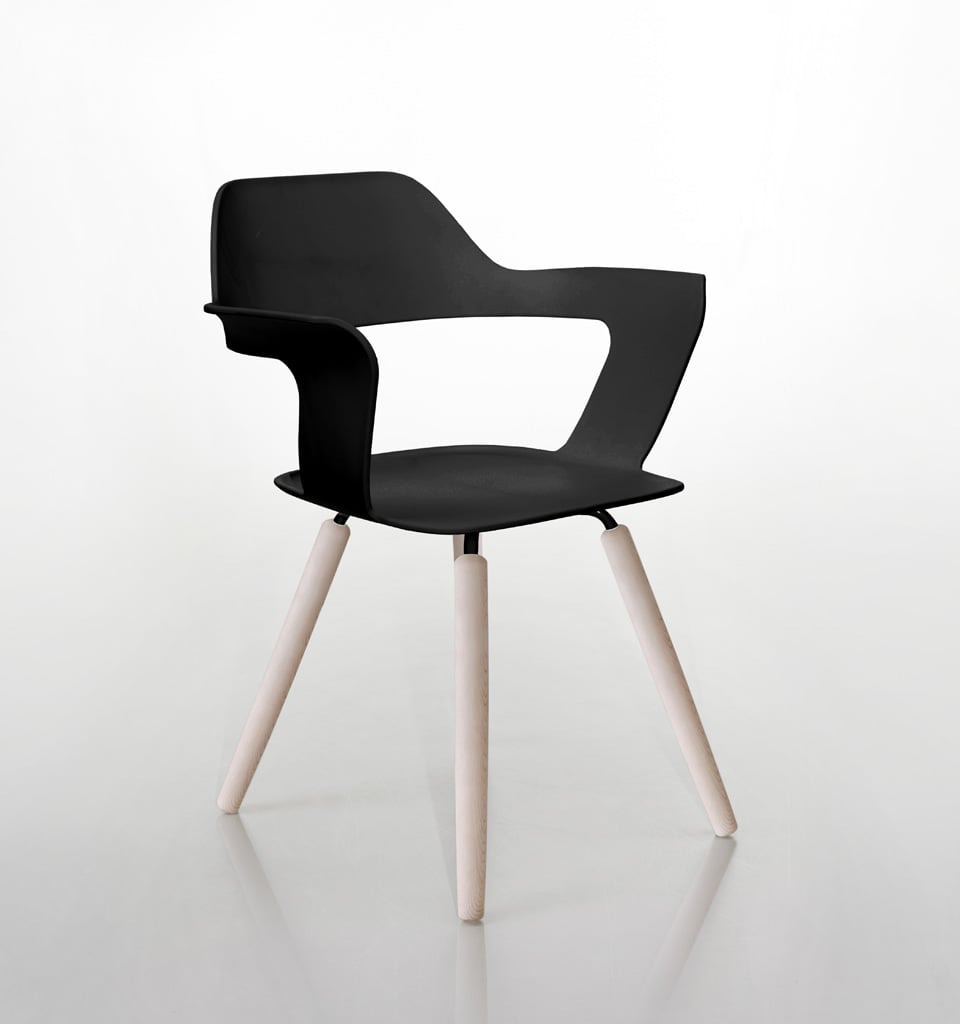 radius design muse stuhl sitz schwarz beine holz 1