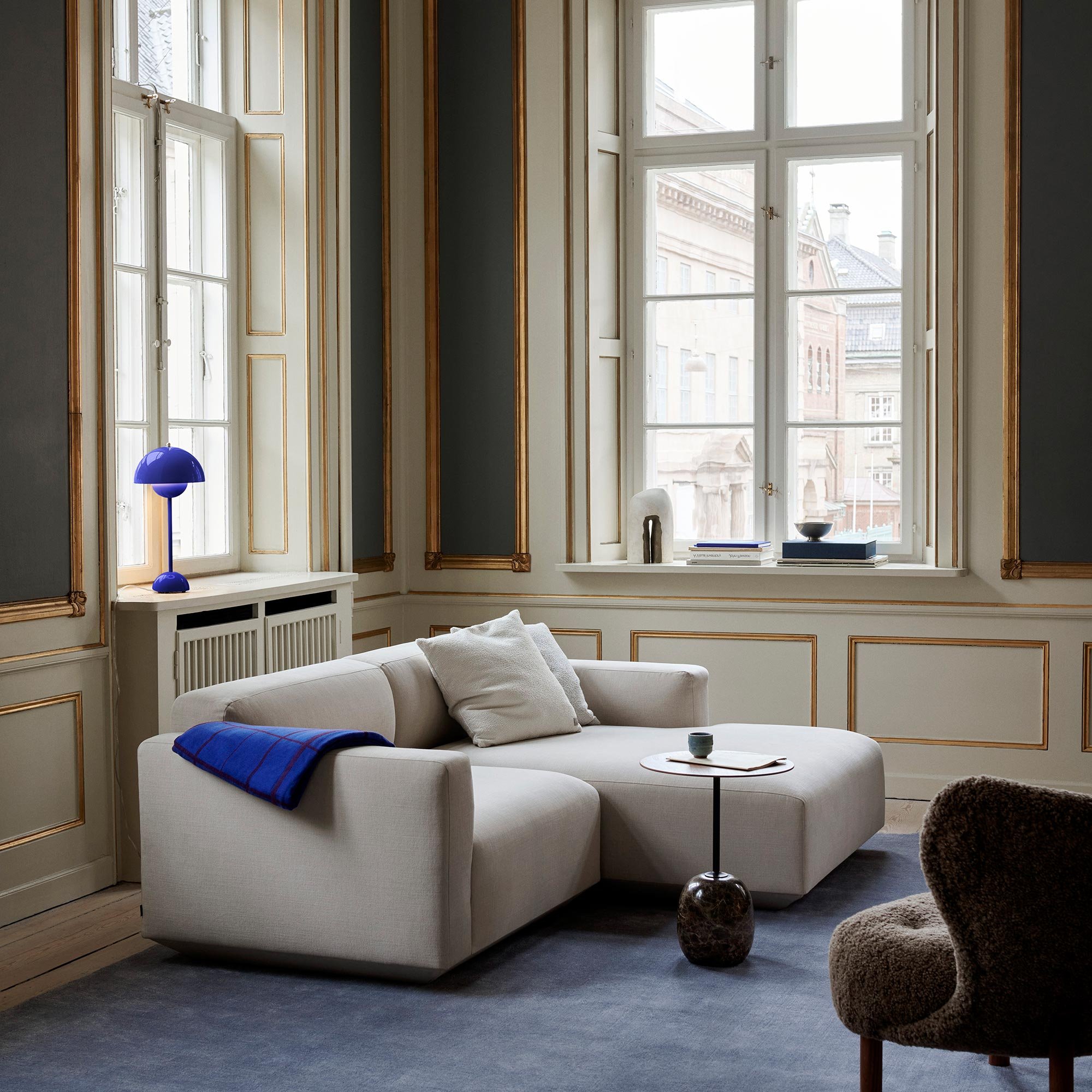 &tradition Develius 2-Sitzer Eck-Sofa Chaiselongue rechts (Hot Madison Reboot 094 (JAB))