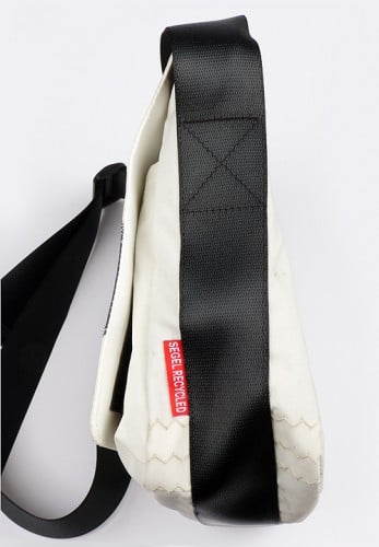 360° Taschen Barkasse Laptoptasche (weiß / Persenning grau, Stencil Aufschrift, Gurt grau)