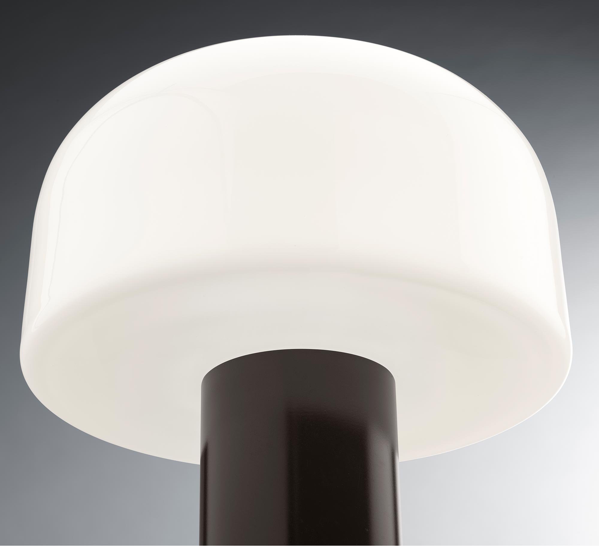 Flos Bellhop Glass T Tischleuchte (weiß)