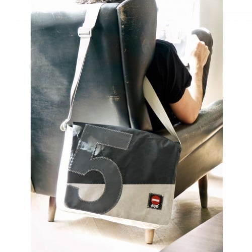 360° Taschen Barkasse Laptoptasche (weiß / Persenning grau, Stencil Aufschrift, Gurt grau)
