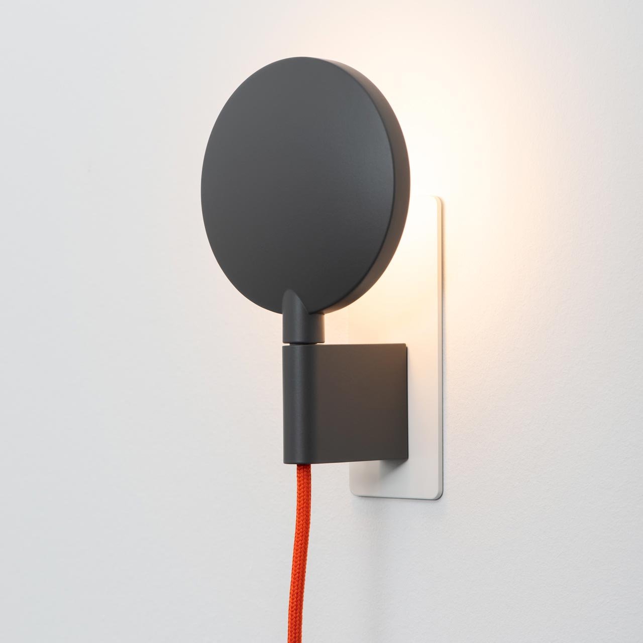Mawa Design Maggy 1 Wandleuchte (schwarz matt, Kabel grau)
