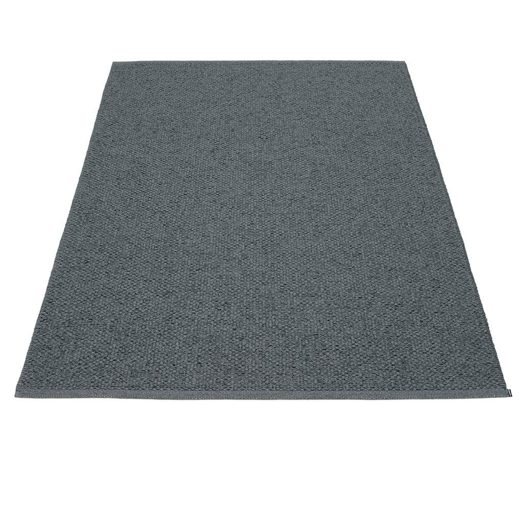 pappelina svea outdoor teppich schwarz metallic granit 180x260