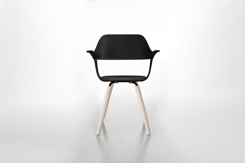 radius design muse stuhl sitz schwarz beine holz 3