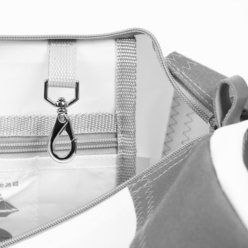 360° Taschen Pirat Sporttasche (weiß / Persenning taupe, Zahl hellgrau, Gurt beige)