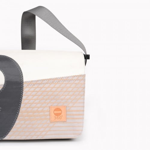360° Taschen Barkasse Laptoptasche (weiß / Persenning grau, Stencil Aufschrift, Gurt grau)