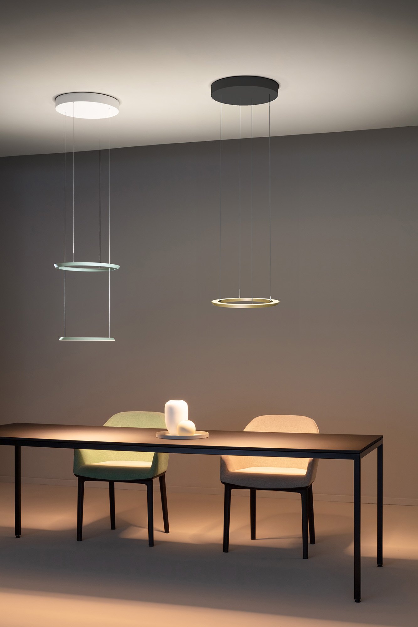 Oligo Yano LED Pendelleuchte mit schwarzem Baldachin (bronze)