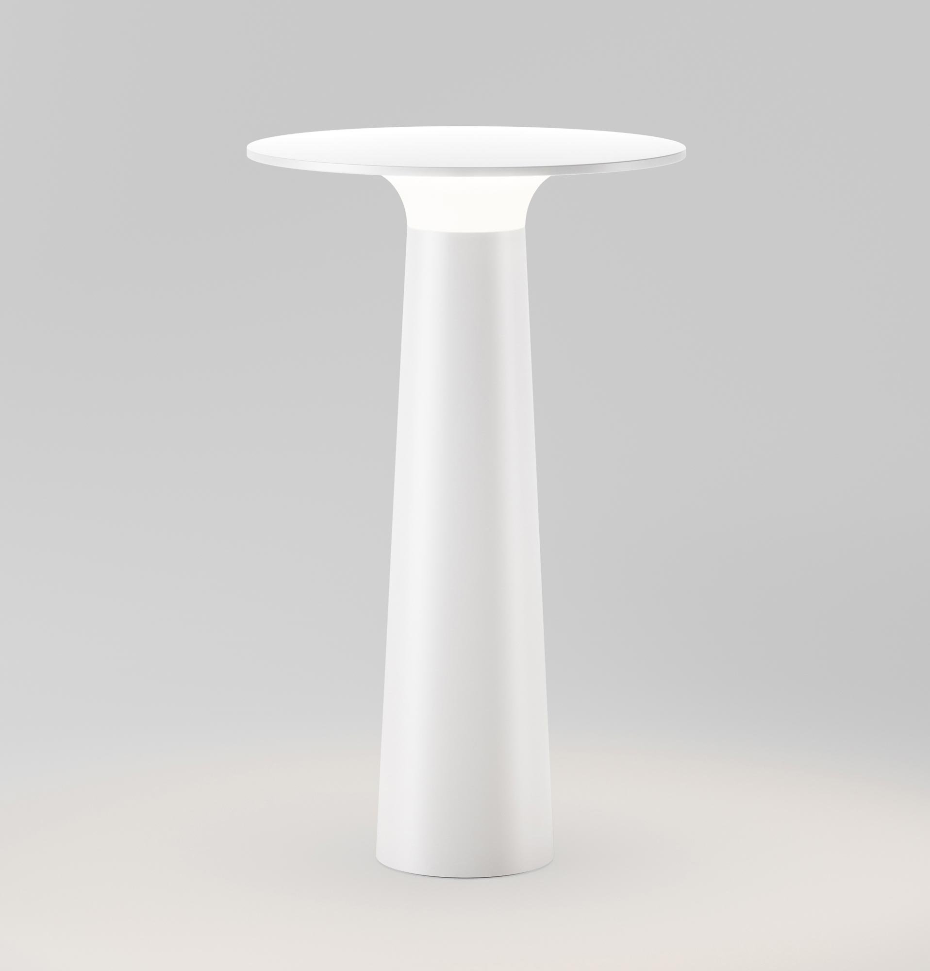 IP44.de lix Tischleuchte / Akkuleuchte - mit Charging Base (frozen silver)