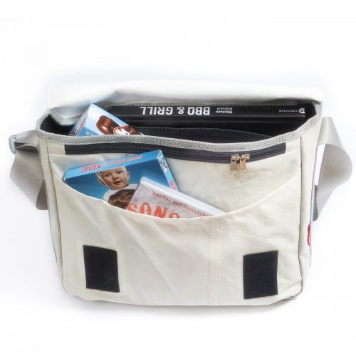 360° Taschen Barkasse Laptoptasche (weiß / Persenning grau, Stencil Aufschrift, Gurt grau)