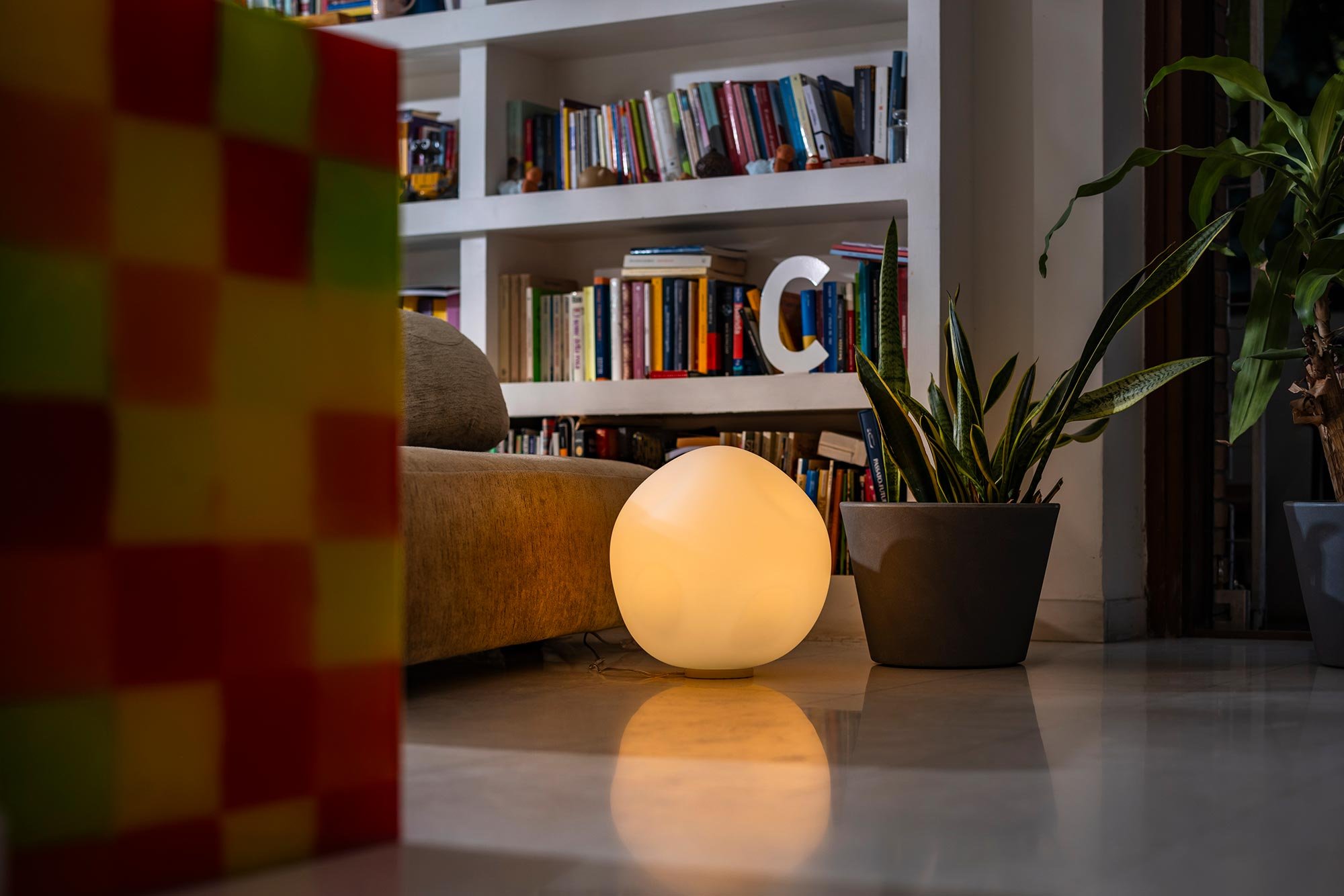 Foscarini Hoba Grande Tischleuchte (Ein- / Aus)