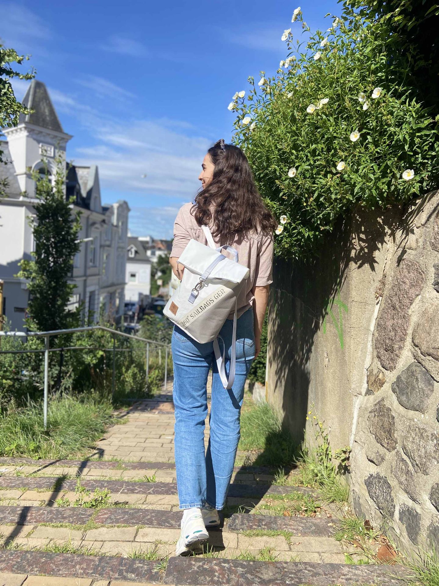 360° Taschen Möwe Rucksack (weiß / Balken Persenning taupe, Gurt beige)