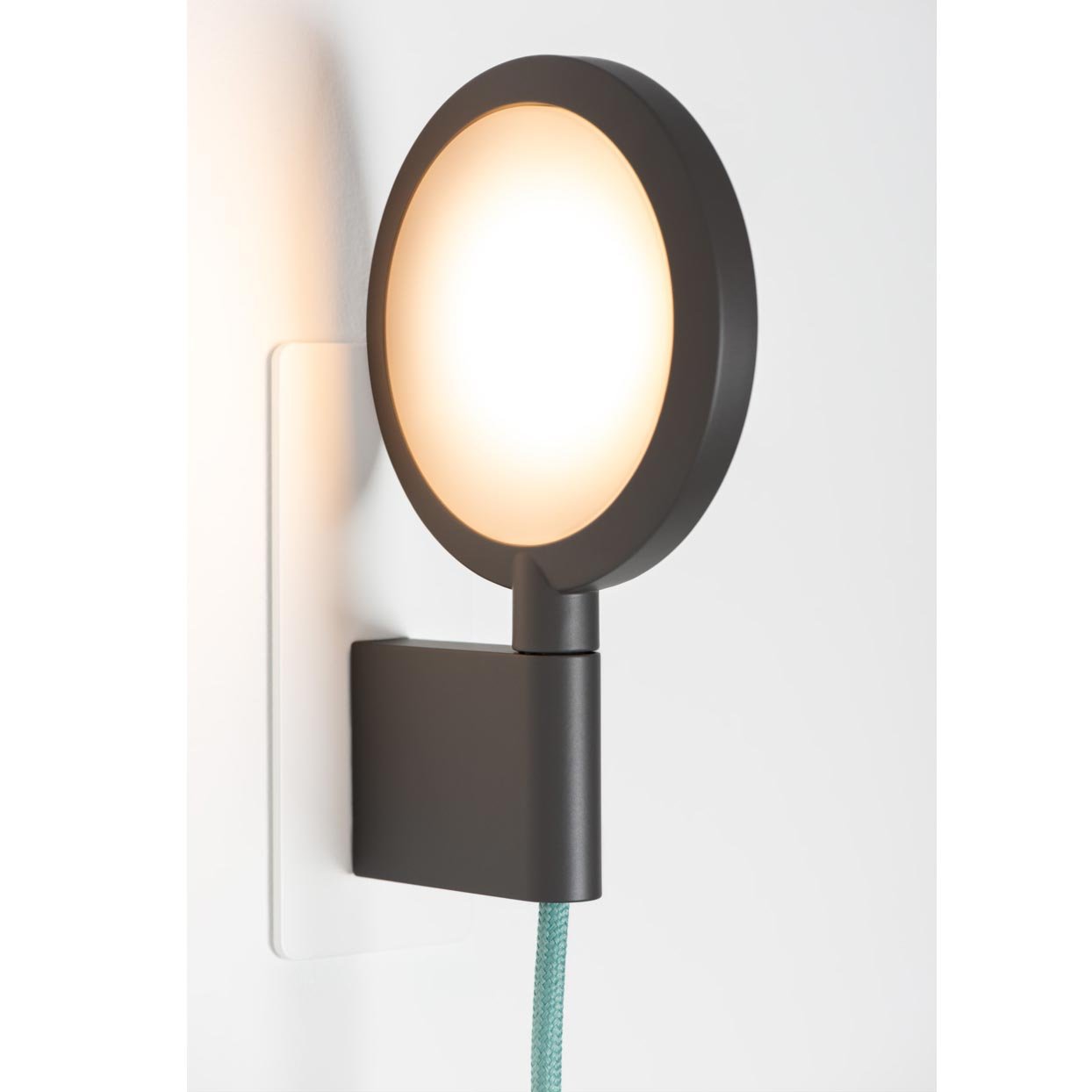 Mawa Design Maggy 1 Wandleuchte (schwarz matt, Kabel grau)