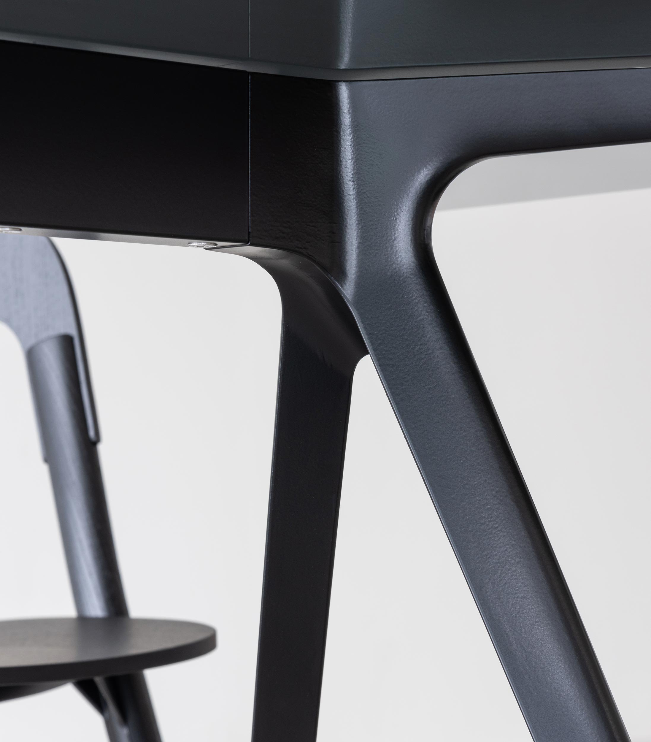 Magis Baguette Tisch (200 x 90cm) (Gestell schwarz pulverlackiert / Platte MDF schwarz)