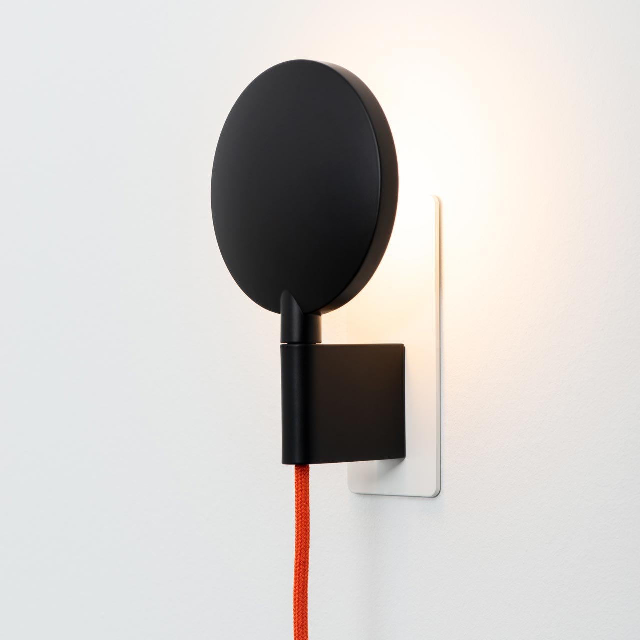 Mawa Design Maggy 1 Wandleuchte (schwarz matt, Kabel grau)