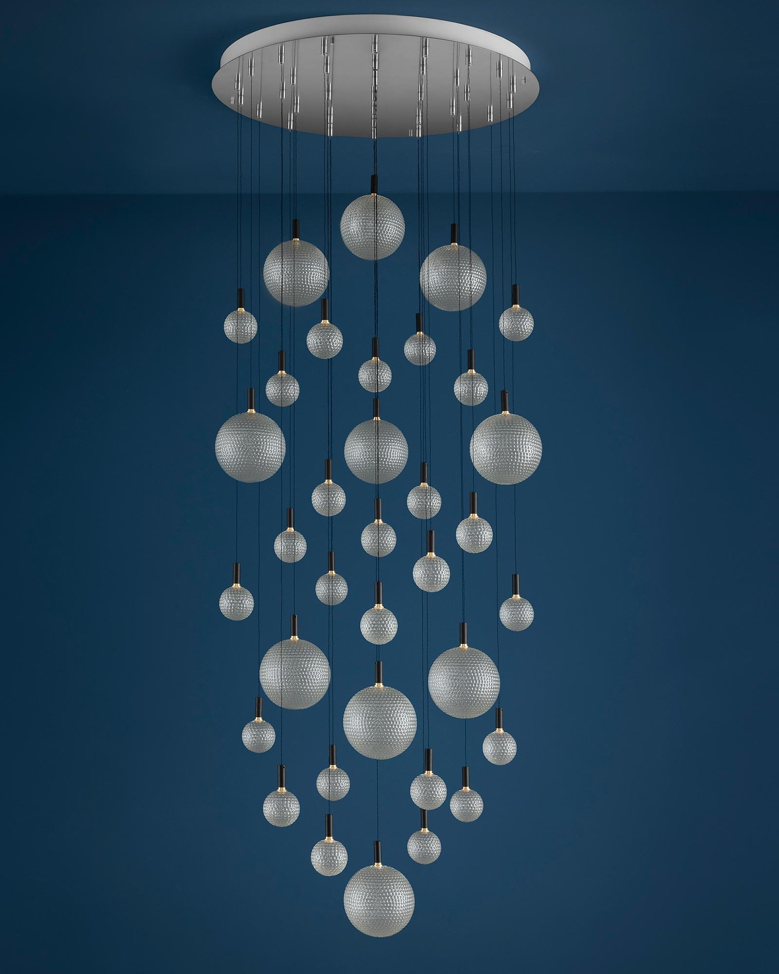 Catellani & Smith Par 18 Chandelier Pendelleuchte (35 x Ø 8cm Kugeln)