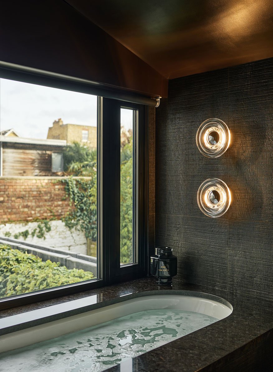 Tom Dixon Press Surface Large LED Wandleuchte (transparent)