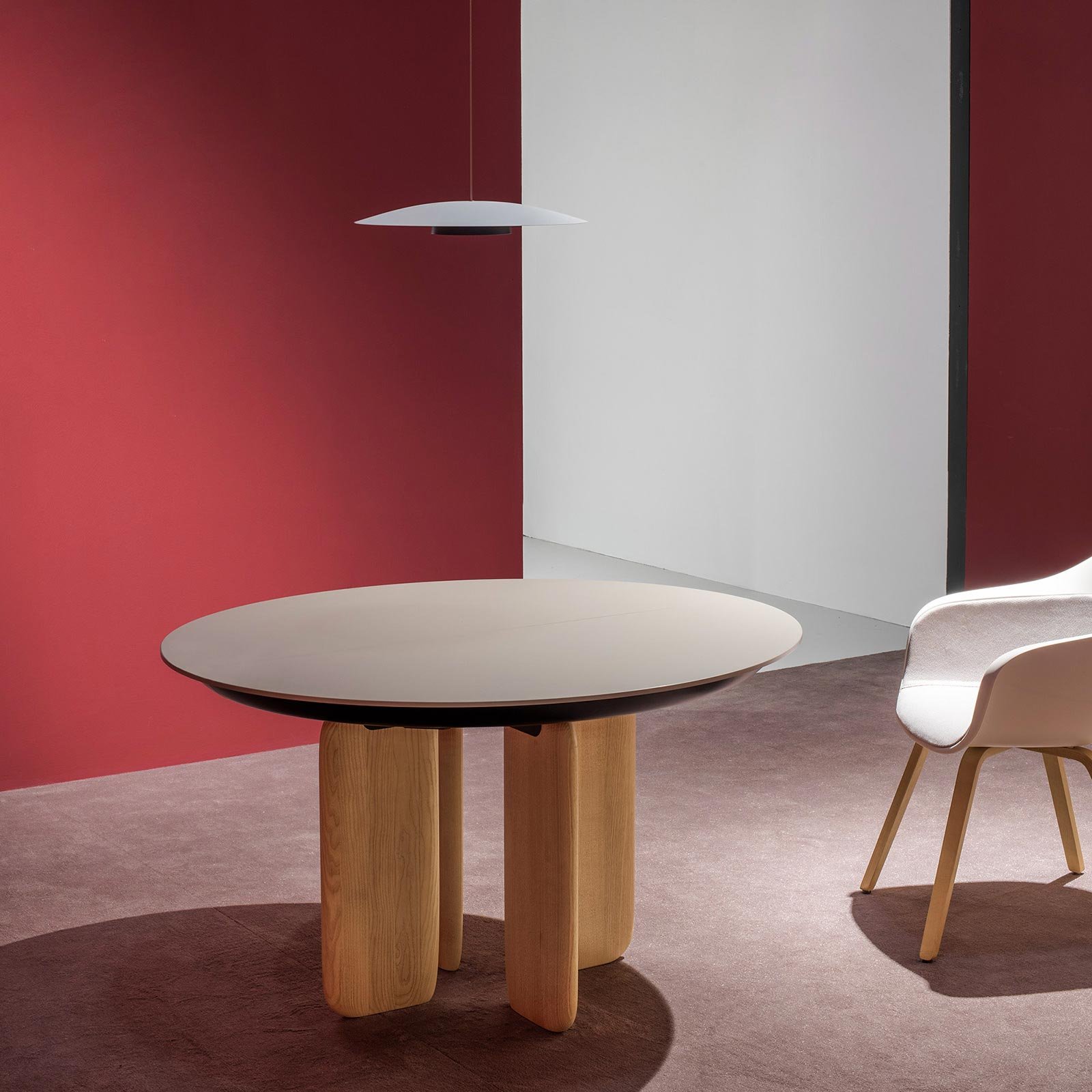 Kristalia Pala Fenix-NTM® Indoor Tisch rund ausziehbar (Ø 110 - 150cm, MDF weiß lackiert, MDF beschichtet mit Fenix-NTM® weiß kos 0032)