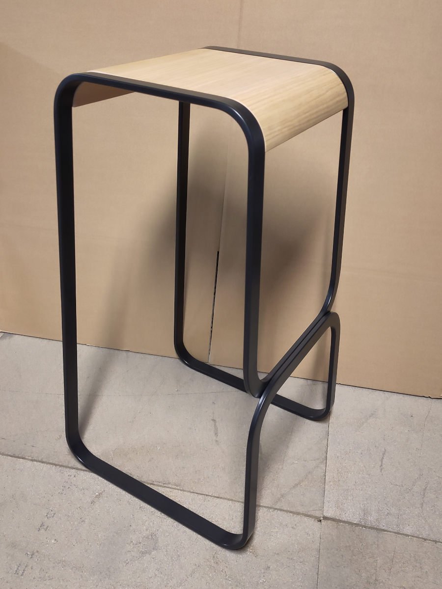 Lapalma Continuum S108 Barhocker (schwarz lackiert, Eiche gebleicht)