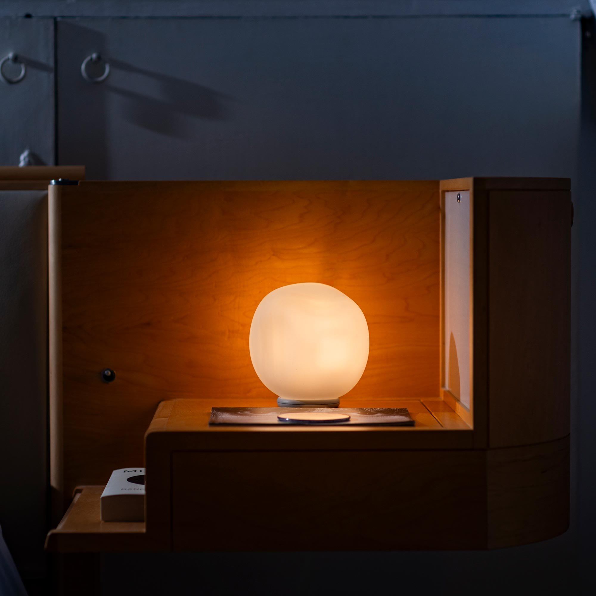 Foscarini Hoba Piccola Tischleuchte (Ein- / Aus)