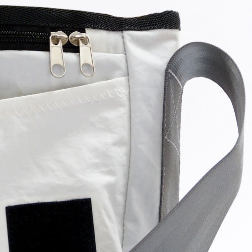 360° Taschen Barkasse Mini Laptoptasche (weiß / Persenning grau, Stencil Aufschrift, Gurt grau)