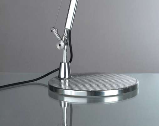 artemide tolomeo basculante tischleuchte detail 2 1